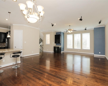 1610 Knox Street - Photo Thumbnail 10