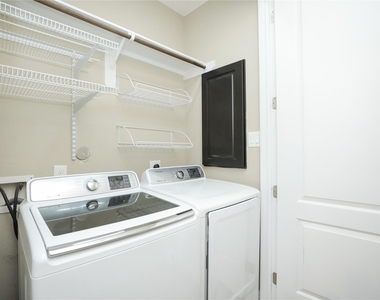1610 Knox Street - Photo Thumbnail 32