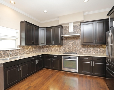 1610 Knox Street - Photo Thumbnail 15