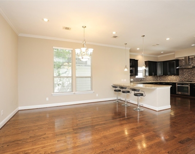 1610 Knox Street - Photo Thumbnail 12