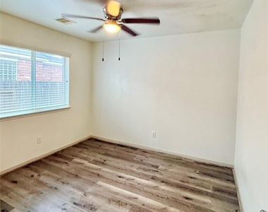 24726 Cobble Canyon Lane - Photo Thumbnail 11