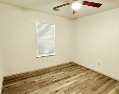 24726 Cobble Canyon Lane - Photo Thumbnail 10