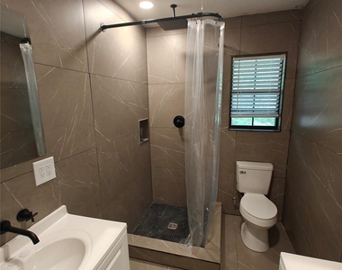 274 Lincoln Drive - Photo Thumbnail 10