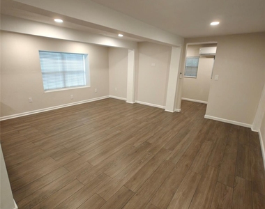 274 Lincoln Drive - Photo Thumbnail 2