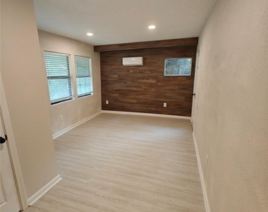 274 Lincoln Drive - Photo Thumbnail 6