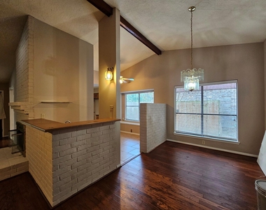5619 Fairview Forest Drive - Photo Thumbnail 3