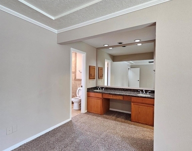 5619 Fairview Forest Drive - Photo Thumbnail 15