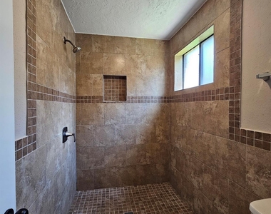 5619 Fairview Forest Drive - Photo Thumbnail 14