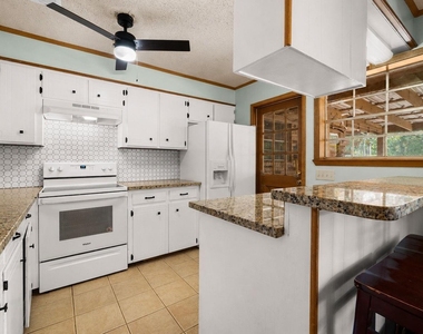 2015 Lee Street - Photo Thumbnail 4