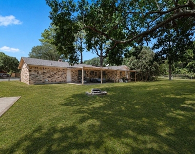 2015 Lee Street - Photo Thumbnail 12