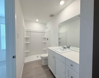 3642 Duplet Avenue - Photo Thumbnail 8