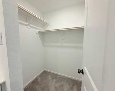 3642 Duplet Avenue - Photo Thumbnail 9