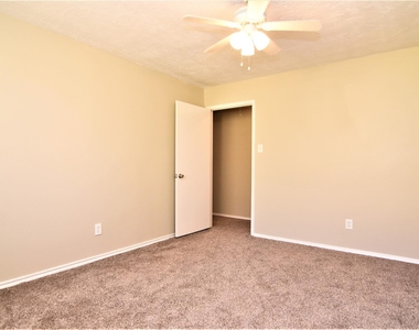 3907 Almington Lane - Photo Thumbnail 14