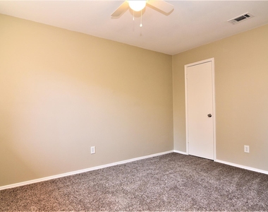 3907 Almington Lane - Photo Thumbnail 11