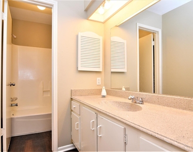 3907 Almington Lane - Photo Thumbnail 15