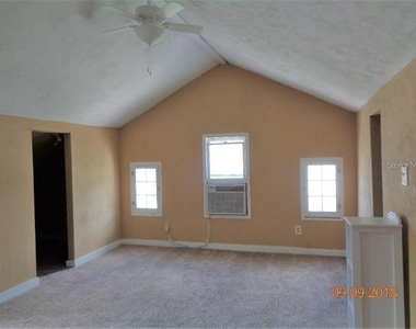 1411 E New York Avenue - Photo Thumbnail 6
