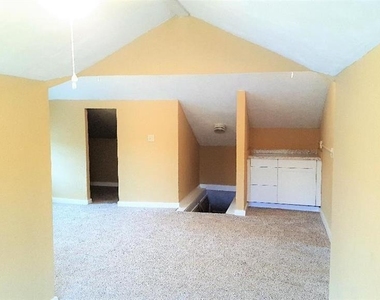 1411 E New York Avenue - Photo Thumbnail 8