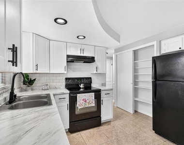 4125 Oakfield Avenue - Photo Thumbnail 10