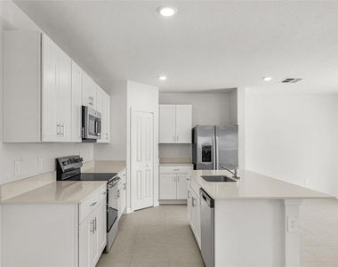 5767 Purple Finch Avenue - Photo Thumbnail 11