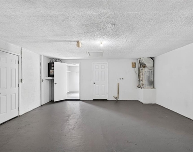 8905 Tropical Palm Way - Photo Thumbnail 26