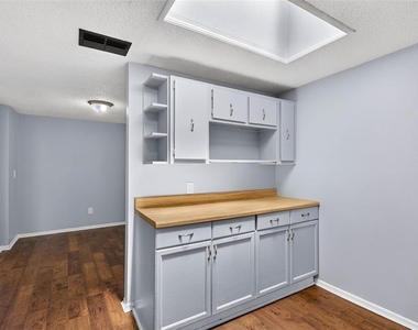 8905 Tropical Palm Way - Photo Thumbnail 11