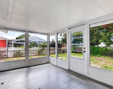 8905 Tropical Palm Way - Photo Thumbnail 24