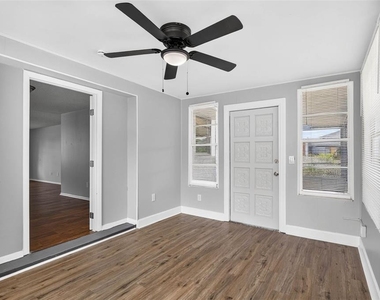 8905 Tropical Palm Way - Photo Thumbnail 16