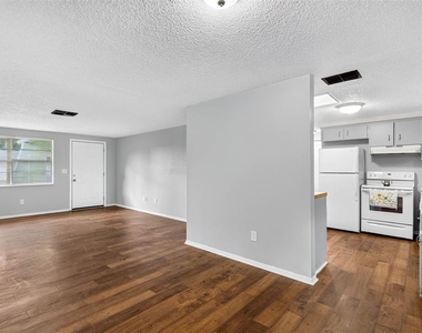 8905 Tropical Palm Way - Photo Thumbnail 9