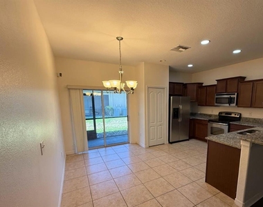 2807 Lantern Hill Avenue - Photo Thumbnail 4