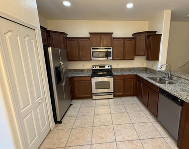 2807 Lantern Hill Avenue - Photo Thumbnail 5