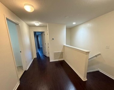 2807 Lantern Hill Avenue - Photo Thumbnail 9