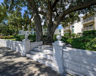 3325 Bayshore Boulevard - Photo Thumbnail 6