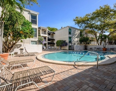 3325 Bayshore Boulevard - Photo Thumbnail 11