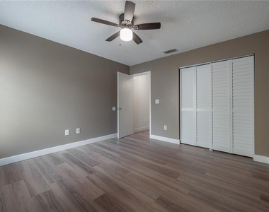 13608 S Village Drive - Photo Thumbnail 16