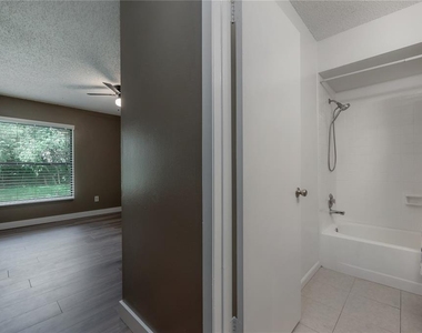 13608 S Village Drive - Photo Thumbnail 20