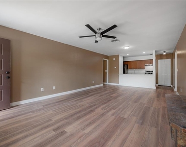 13608 S Village Drive - Photo Thumbnail 5