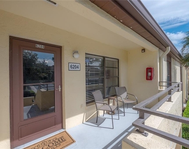 13608 S Village Drive - Photo Thumbnail 3