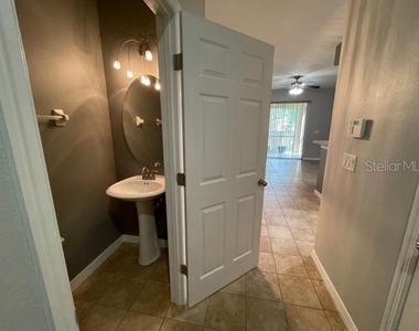 6847 46th Lane N - Photo Thumbnail 5