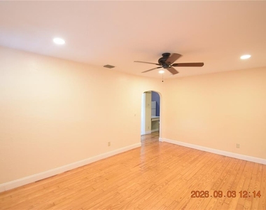 908 7th Avenue Sw - Photo Thumbnail 2