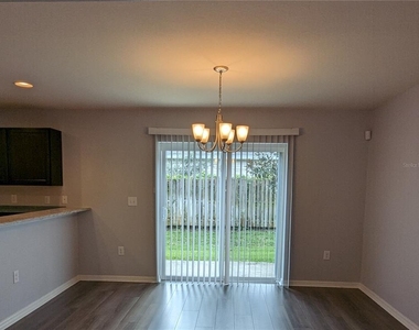 219 Woodknoll Place - Photo Thumbnail 2