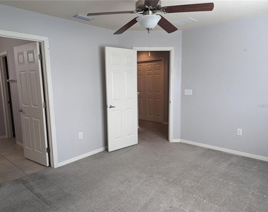 219 Woodknoll Place - Photo Thumbnail 8