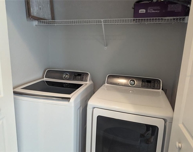 219 Woodknoll Place - Photo Thumbnail 14