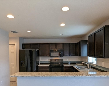 219 Woodknoll Place - Photo Thumbnail 3