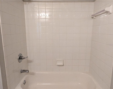 219 Woodknoll Place - Photo Thumbnail 13