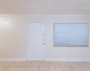 5221 Bayshore Boulevard - Photo Thumbnail 4