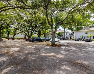 5221 Bayshore Boulevard - Photo Thumbnail 30