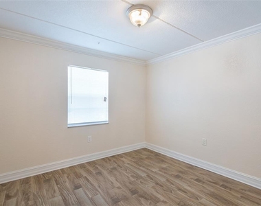 5221 Bayshore Boulevard - Photo Thumbnail 16