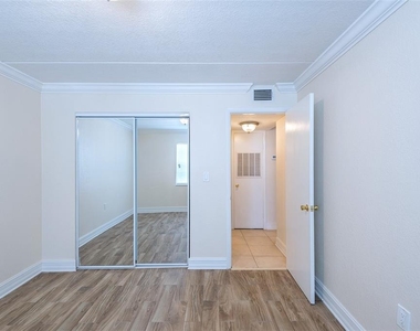 5221 Bayshore Boulevard - Photo Thumbnail 26