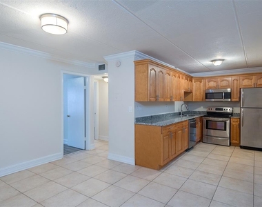 5221 Bayshore Boulevard - Photo Thumbnail 7