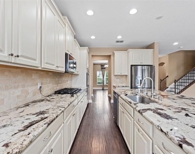 19184 Long Lake Ranch Boulevard - Photo Thumbnail 7